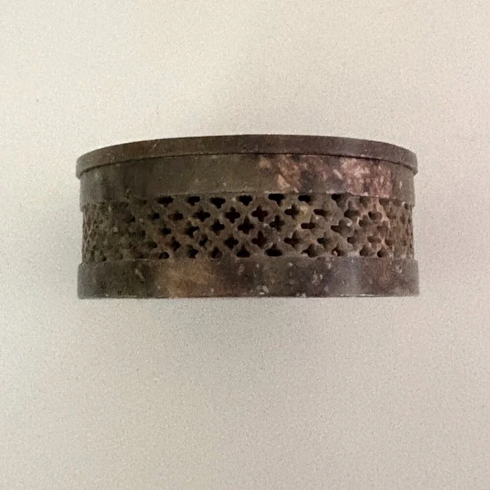 Vtg soapstone trinket box, Crowning Touch Collection